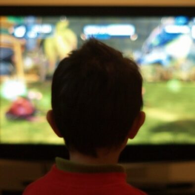 child-in-front-of-tv